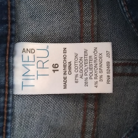 2 pr Time and tru size 16 women's jean shorts. - Picture 7 of 11